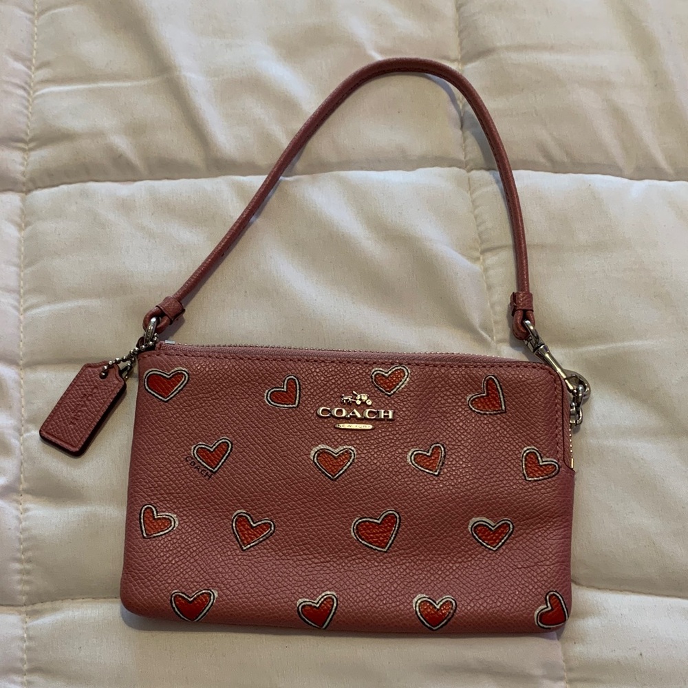 Coach Corner Zip Crossgrain Leather Pink Heart-Patterned Small Wristlet